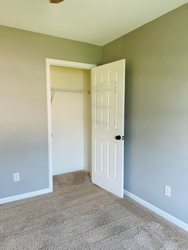 Building Photo - Charming 3-Bedroom Ranch in Greer’s Covete...