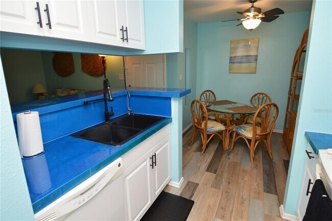 Building Photo - 1400 Gandy Blvd N