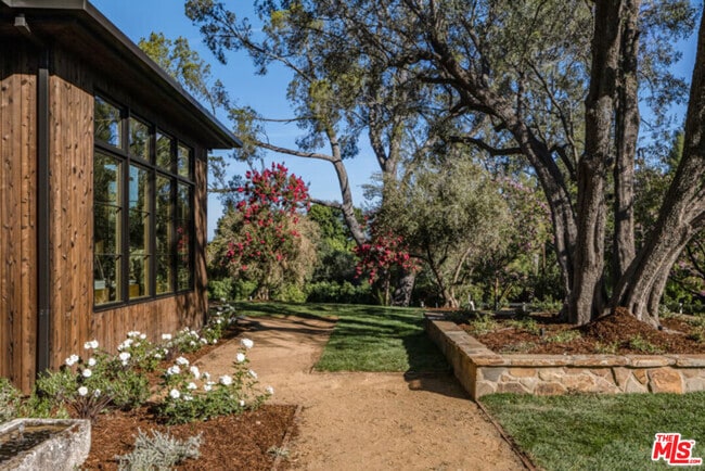 Building Photo - 24877 Eldorado Meadow Rd