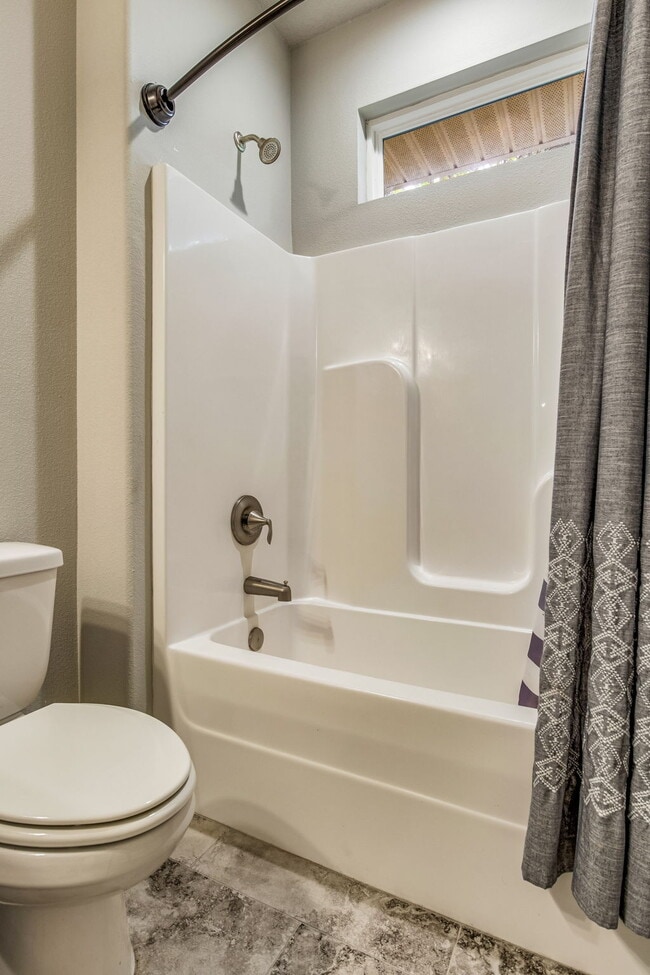 Building Photo - This beautifully maintained 3-bedroom, 2-bathroom residence offers the perfect blend of comfort, ...