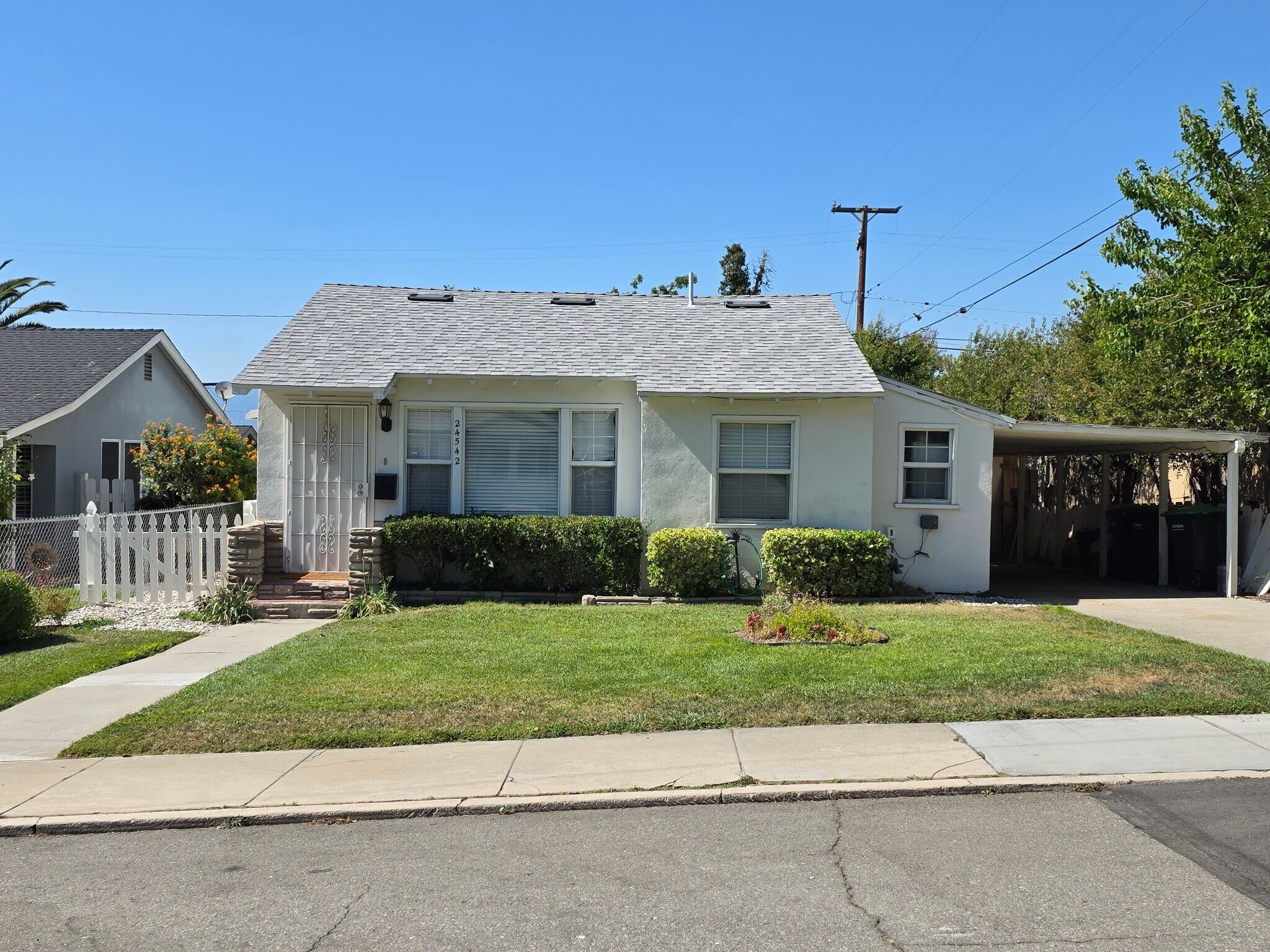 Building Photo - 24542 San Marcos Dr