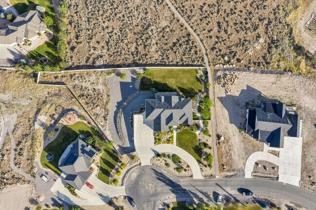 Building Photo - 2872 N Sorrel Dr