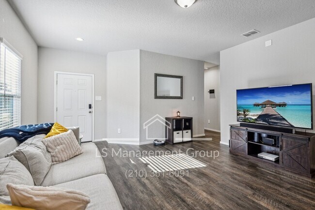 Building Photo - 7145 Pisces Wy
