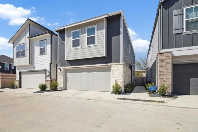 Building Photo - 9954 Storehouse Dr