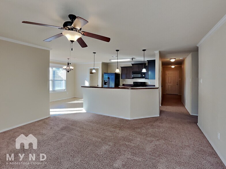 Building Photo - 12 Bristol Dr