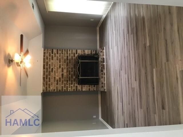 Building Photo - 300 Robinson Loop