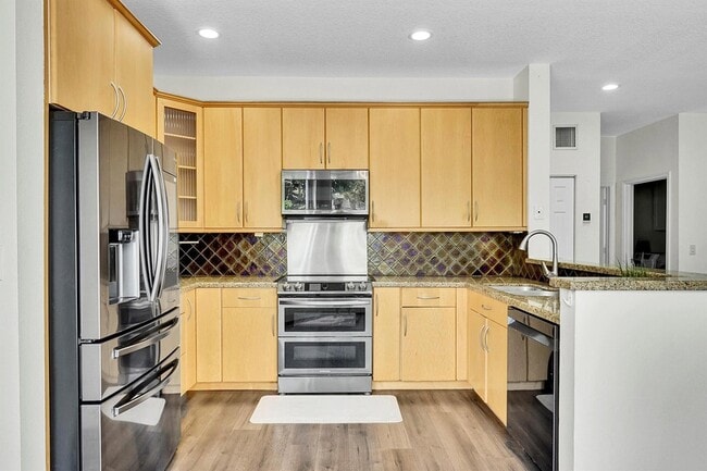 Building Photo - 3354 Greenview Terrace W