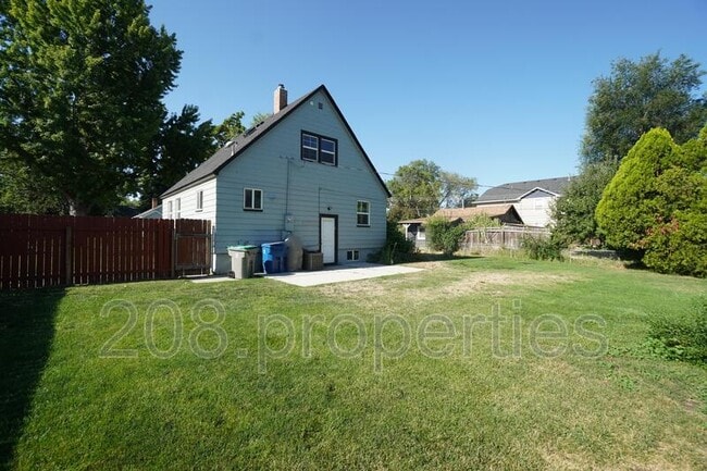 Building Photo - 1202 W Hale St