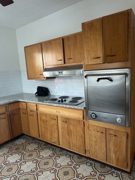 Eat in kitchen - 27 Baird Ave