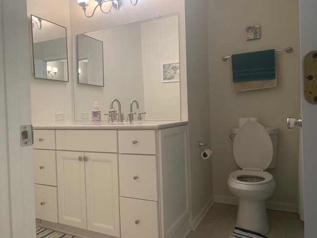 Building Photo - 880 Springhill Cir