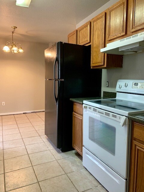 Building Photo - 3577 Hemlock Pl