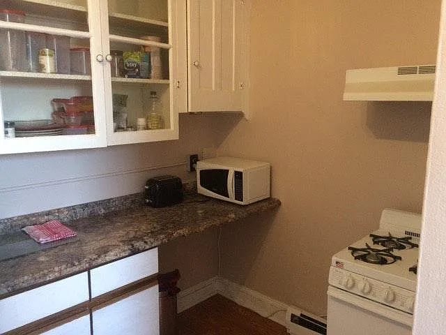 Building Photo - 182 Bowen St