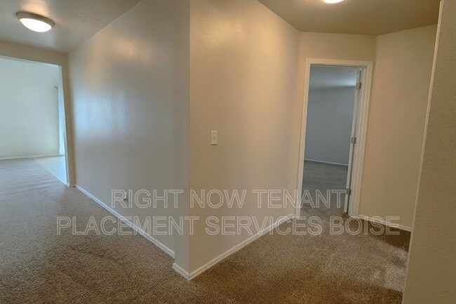 Building Photo - 25 S Shumway Ave