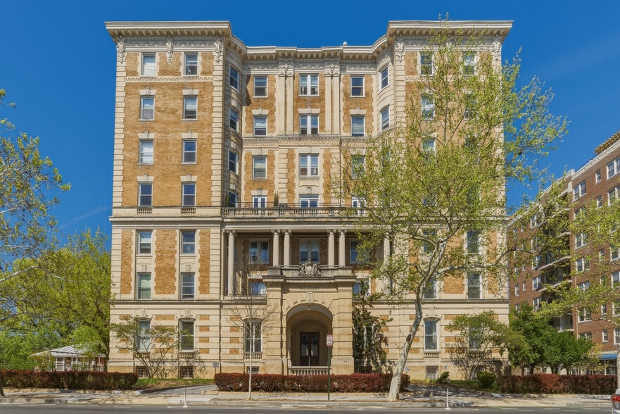 Building Photo - 1851 Columbia Rd NW