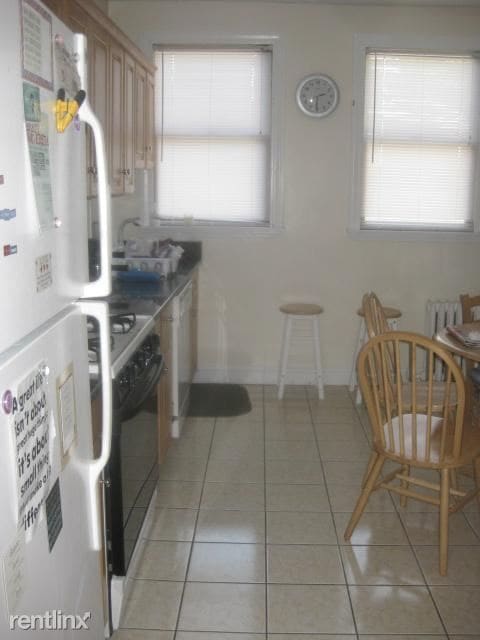 Building Photo - 3 br, 1 bath Condo - 206 Sumner Street