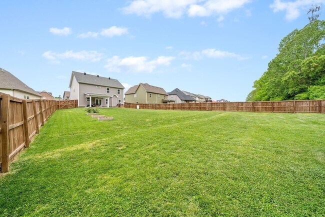 Building Photo - 1607 Ellie Piper Cir