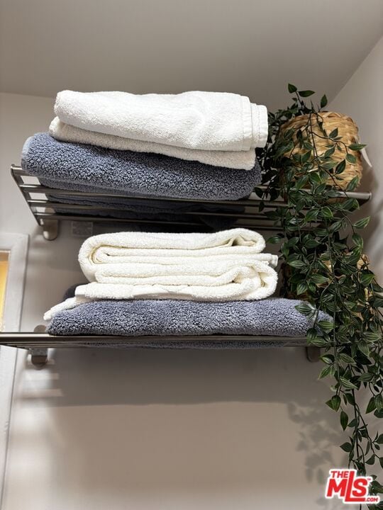 Building Photo - 1377 Sultana