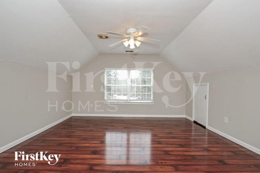 Building Photo - 3900 Gisbourne Dr