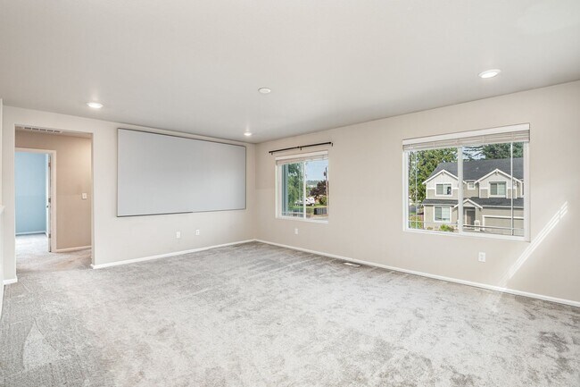 Building Photo - Spacious 5 bed 3 bath home in Puyallup