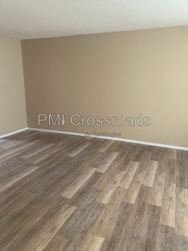 Building Photo - 6201 Stornoway Dr N