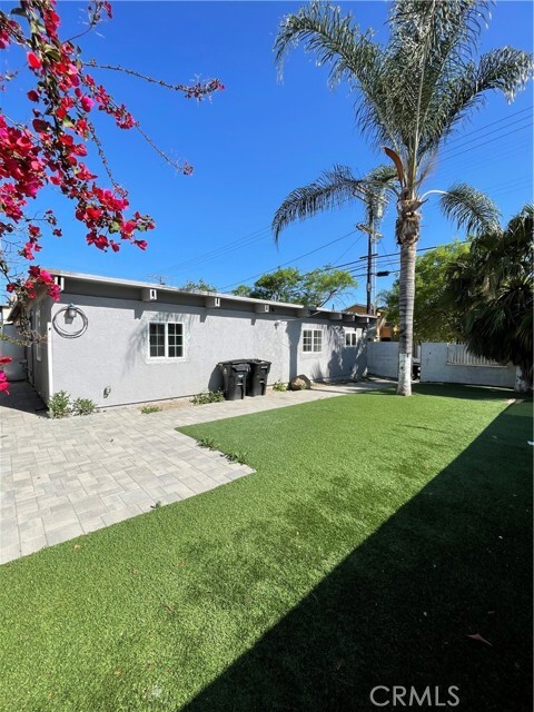 Building Photo - 11571 Archwood St