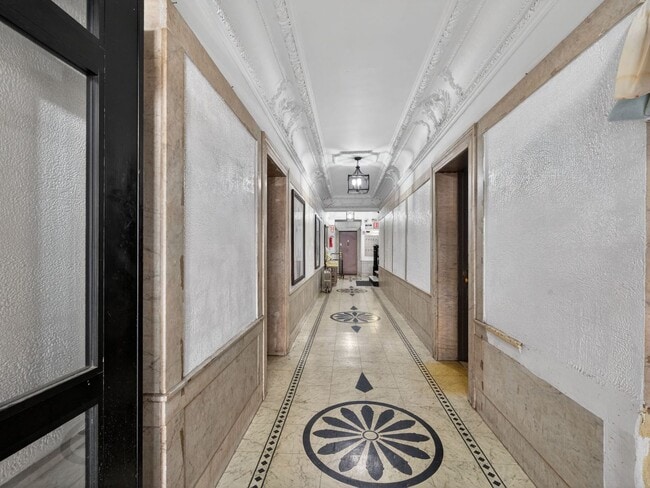 Building Photo - 154 S 3rd St