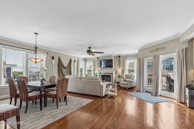 Building Photo - 45 E Pampano Dr