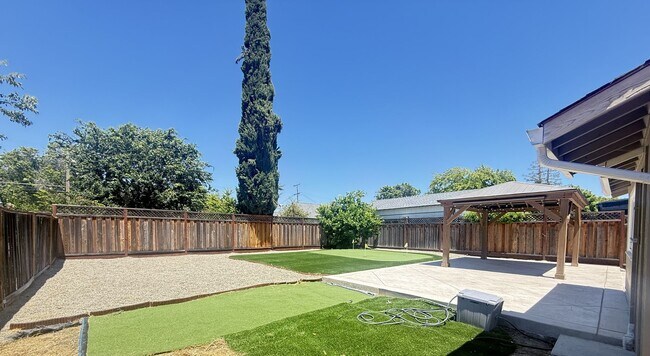 Building Photo - 4133 Joan Ave