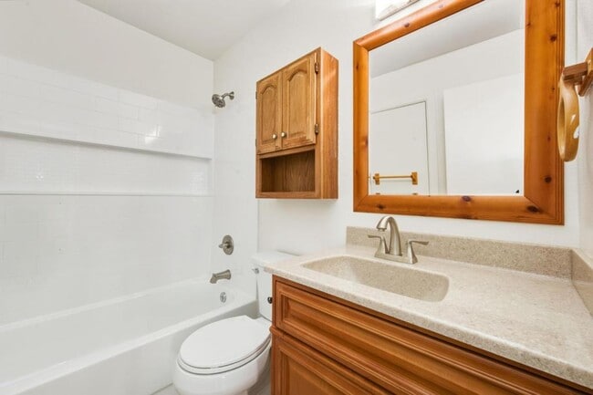 Building Photo - 569 S Edinburgh Dr