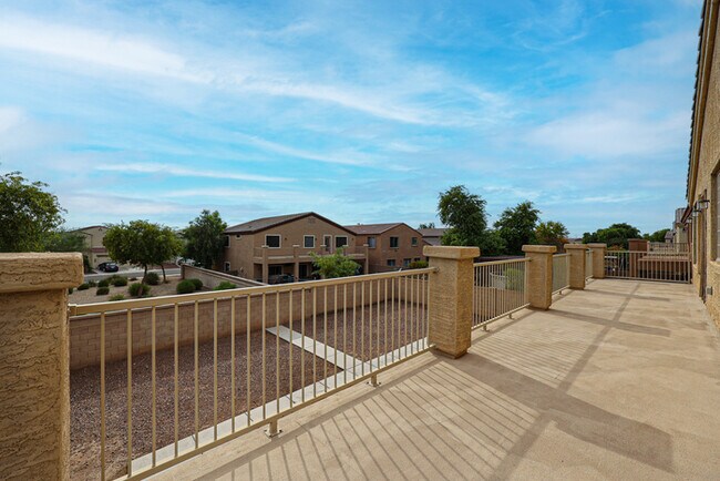 Building Photo - Beautiful 7 bedroom