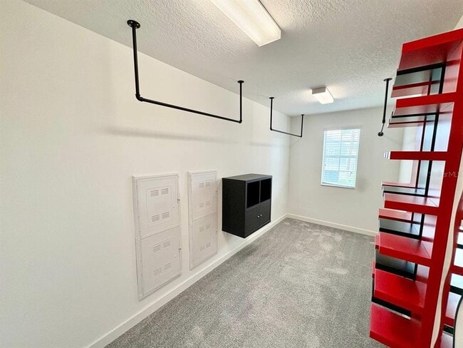 Building Photo - 1695 Ludington Ave