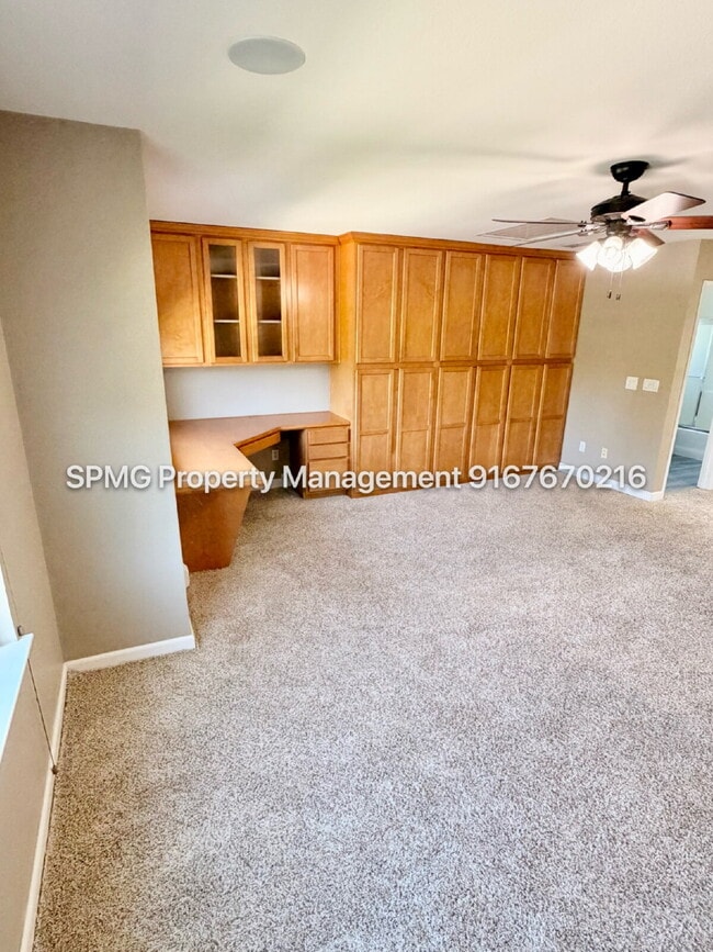 Building Photo - Beautiful 4 Bed / 3 Bath Home in Prime Roseville Location – Across from Park!