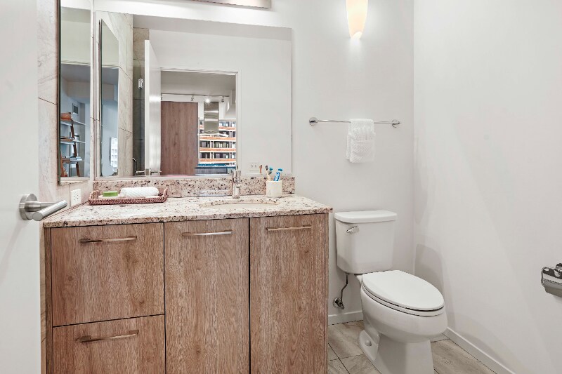 Building Photo - 223 E Illinois St