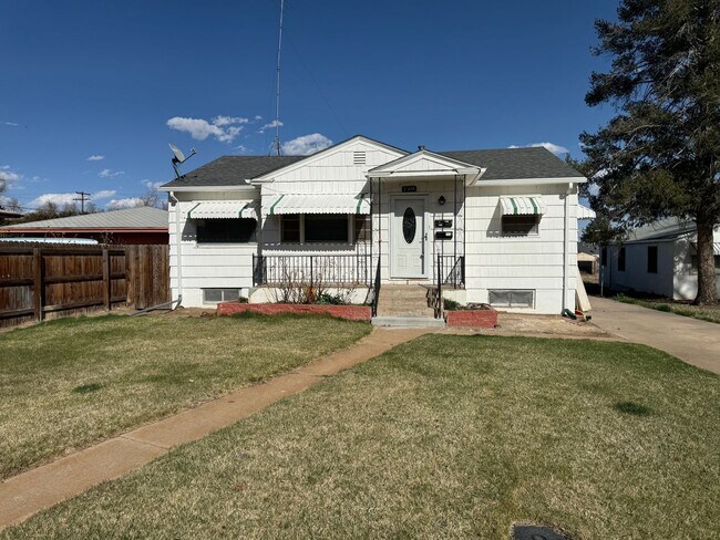 Primary Photo - 2308 6th Ave