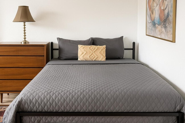 Building Photo - 607 E Euclid St