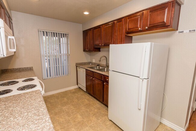 Building Photo - For Rent – 1 Bed, 1 Bath Condo Near Durang...