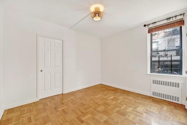 Building Photo - 359 Ovington Ave