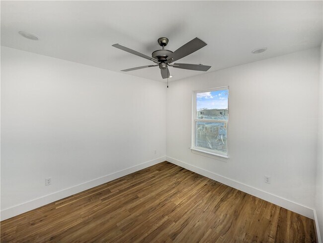 Building Photo - 1214 Nedra Dr