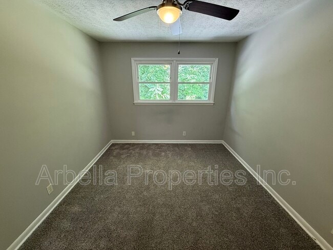 Building Photo - 960 Kendrick Creek Rd