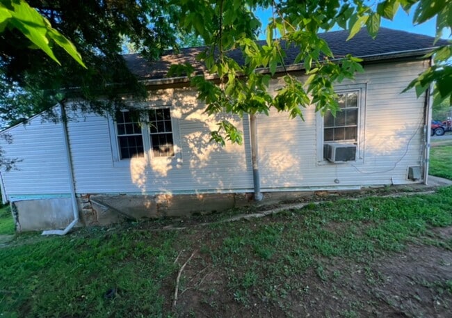 Building Photo - Coming Soon! Investor Special! In town - $500 Down / $390 Month