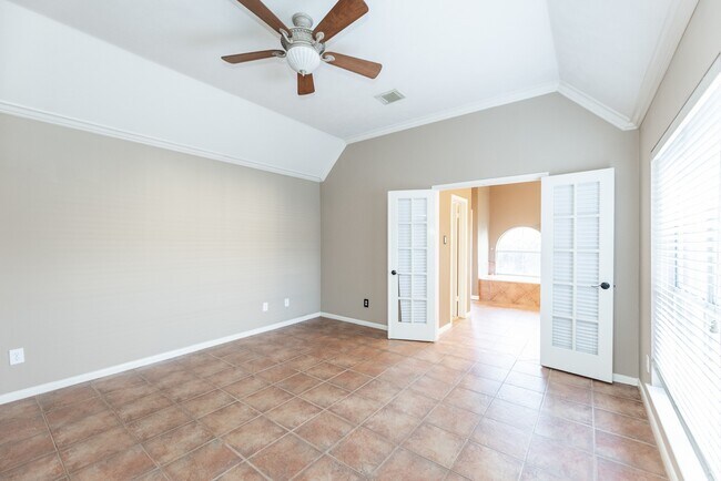 Building Photo - 7111 Glenwood Dr