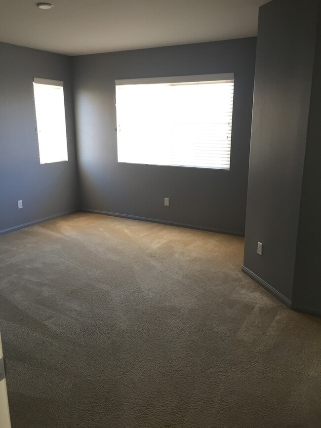 Building Photo - Two Story Townhome -  Moreno Valley