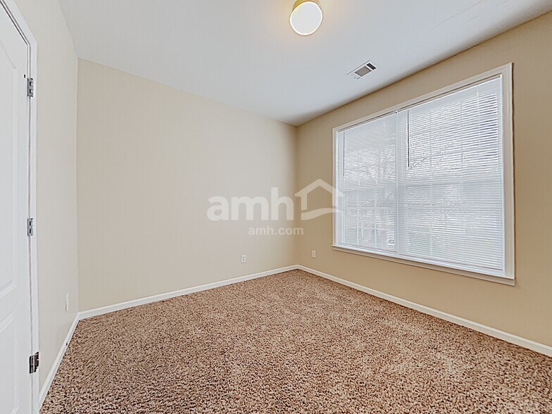 Building Photo - 2383 Temple View Dr