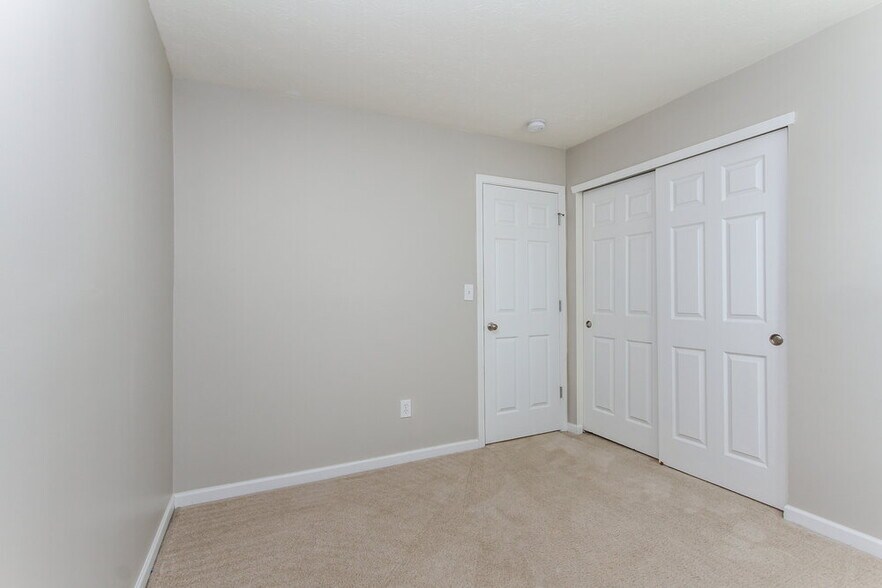 Building Photo - 4645 Deacon Ln