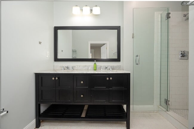 Building Photo - Beautiful 3-Bedroom, 2-Bath Bungalow with ...