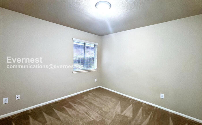 Building Photo - 6107 Wilcox Point Dr