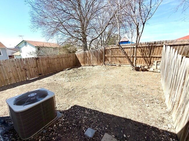 Building Photo - 509 Meadow Forge