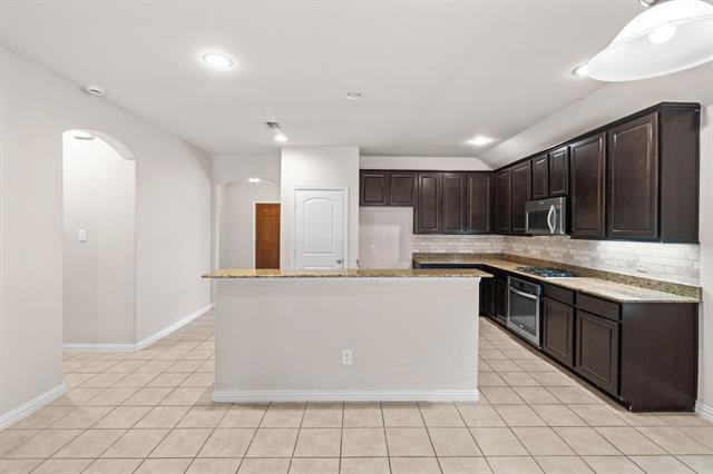 Building Photo - 2640 Costa Mesa Dr