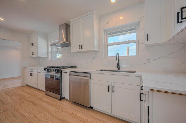 Building Photo - 2214 Nina Lee Ln