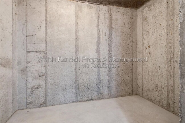 Building Photo - 2106 E Sunnyvale Dr